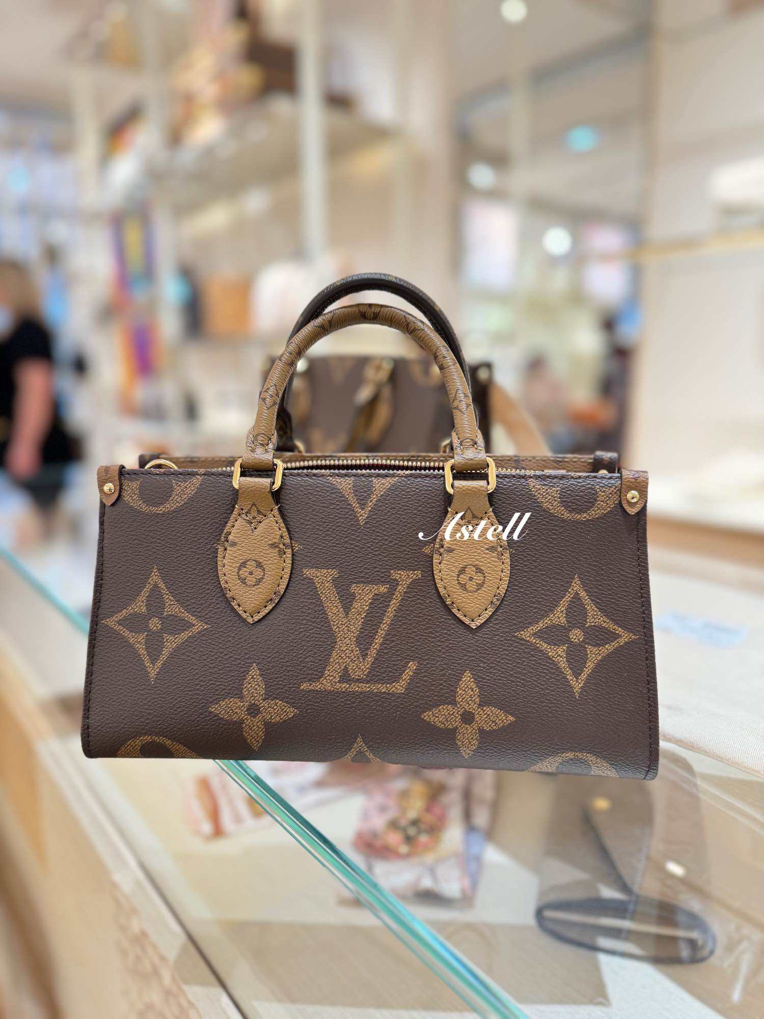 [PRE-ORDER] LOUIS VUITTON ON THE GO EAST-WEST